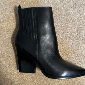 BRAND NEW NEVER WORN Marc Fischer black leather ankle boots womens sz 9M